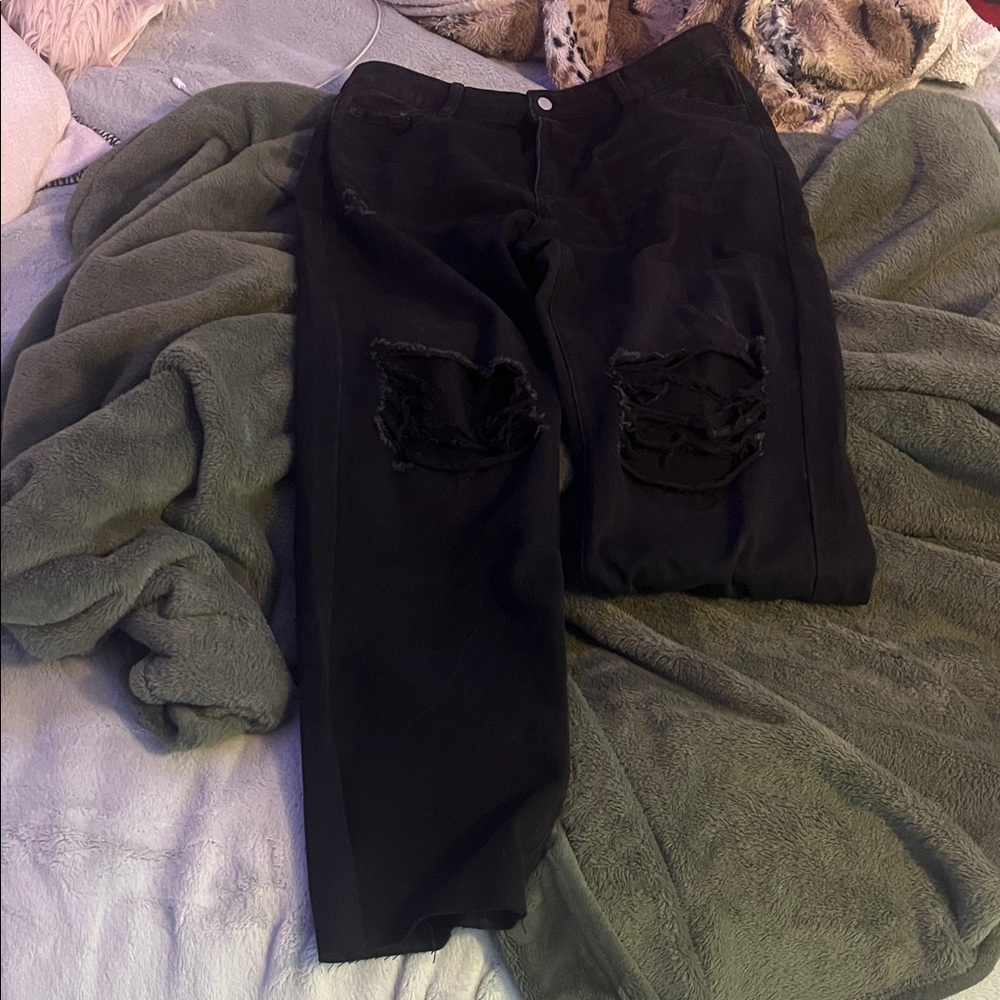 SHEIN Black Distressed Straight Leg Jeans